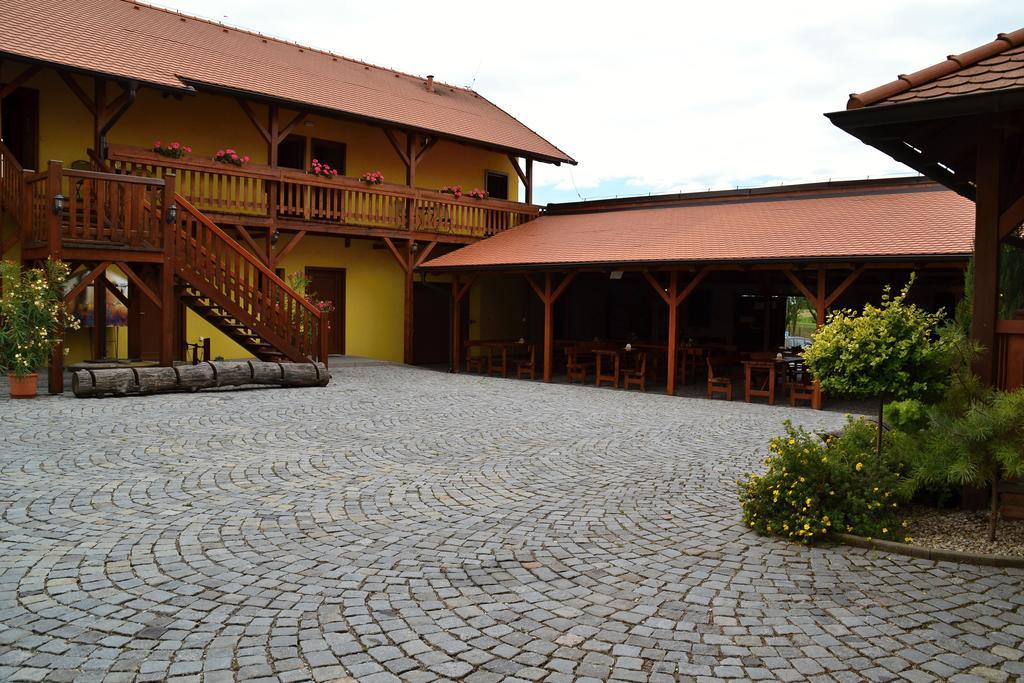 Penzion Mlyn Sedlec Luaran gambar